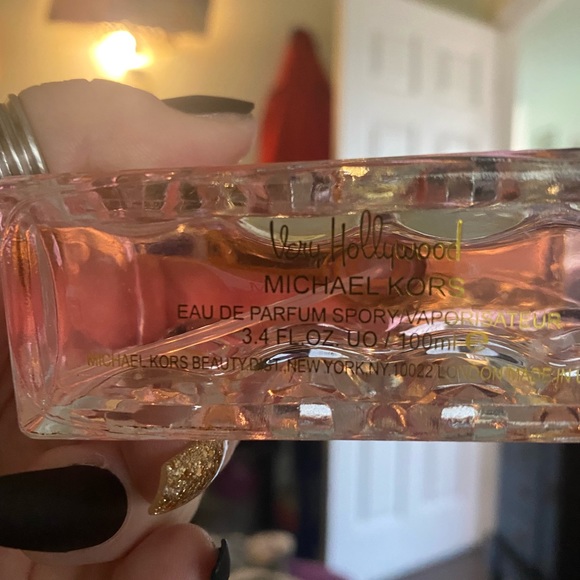 Is brand-new and authentic just don’t like the smell - Picture 5 of 7